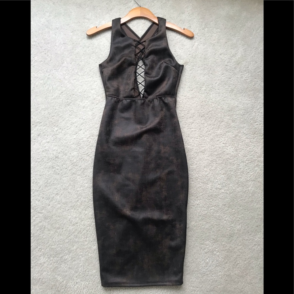 LAC BLEU Criss Cross Back & Lace Up Front Dress: S